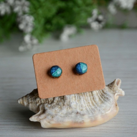 Małe niebieskie kolczyki handmade Małe niebieskie kolczyki handmade
