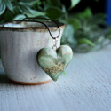 Zielony wisior w kształcie serca