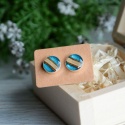 Kolczyki z drewna i błękitnej żywicy