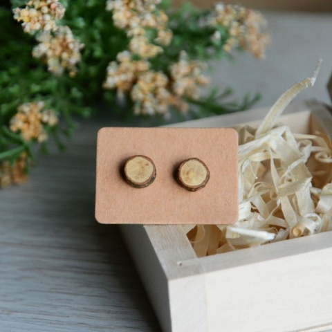 Kolczyki wkręcane z drewna