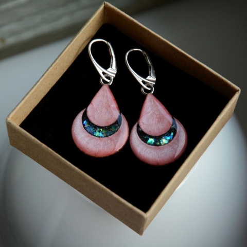 Różowe kolczyki wiszące łezka i księżyc