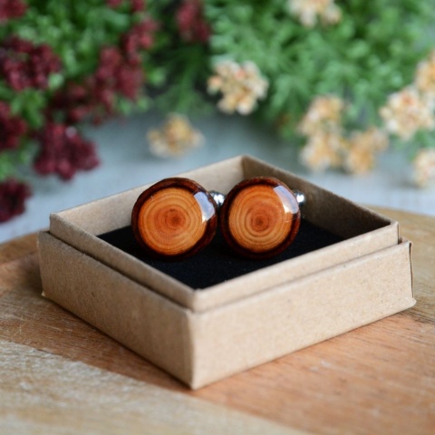 Drewniane spinki do mankietów