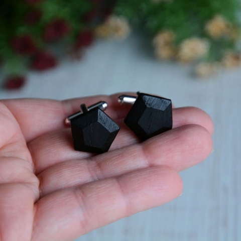 Czarne spinki mankietowe