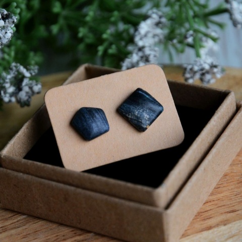 Geometryczne kolczyki sztyft