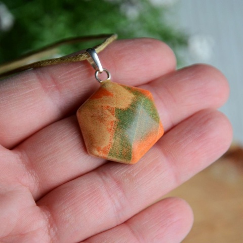 Sześciokątny wisior handmade