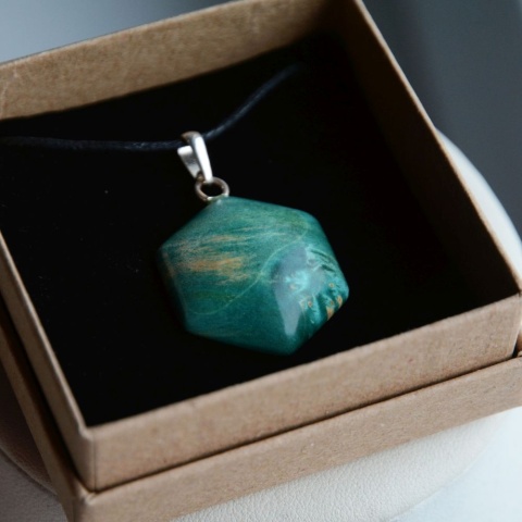 Geometryczny wisiorek sześciokąt