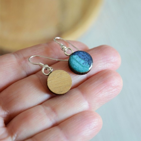 Kolczyki malowane na drewnie