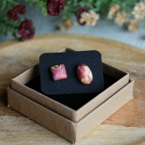 Kolczyki sztyfty nie do pary różowy kwadrat i owal