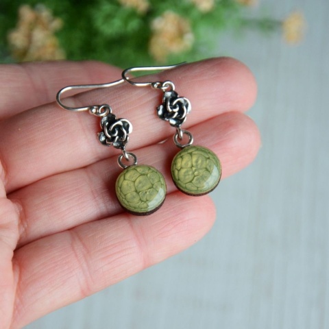 Jasno zielone kolczyki wiszące