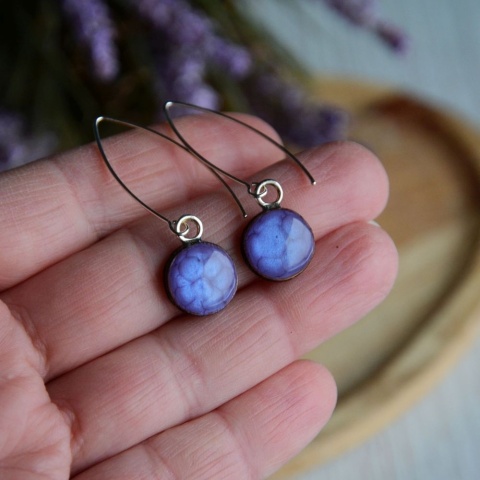 Długie fioletowe kolczyki