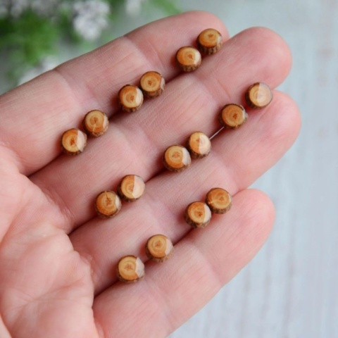 Drewniane kolczyki wkrętki handmade