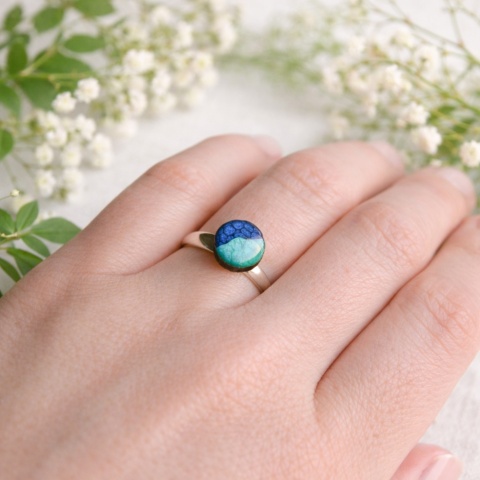 Pierścionek z ręcznie malowanym oczkiem