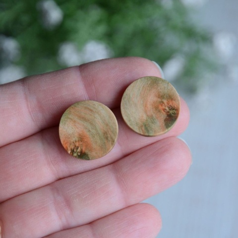 Duże kolczyki wkrętki