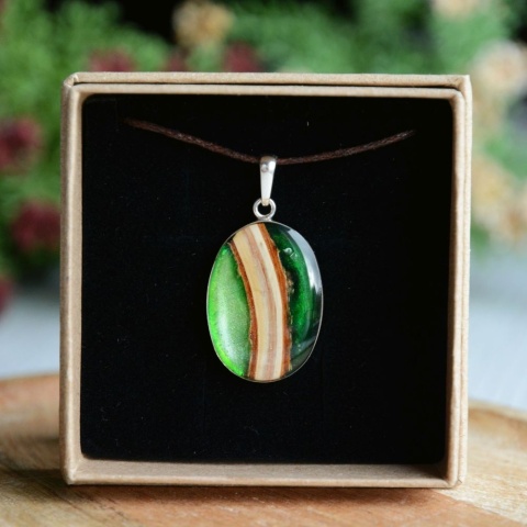 Wisiorek w odcieniach zieleni unikat