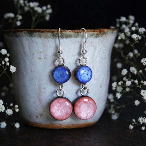 Długie kolczyki niebiesko różowe z dwóch oczek